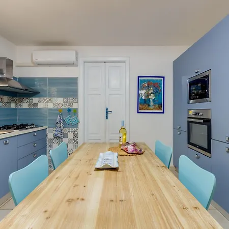 Holiday home Lucia 240mt Dal Mare Putzu Idu
