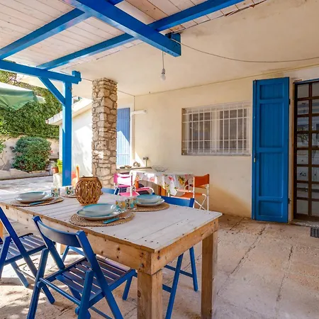 Holiday home Lucia 240mt Dal Mare