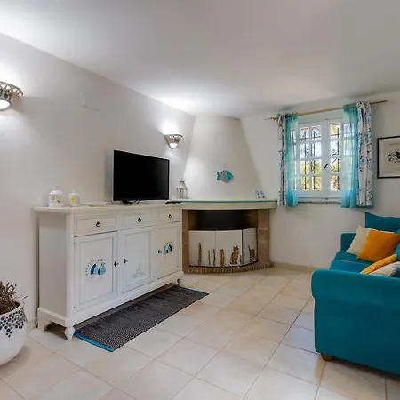 Дом отдыха Lucia 240mt Dal Mare Путзу-Иду